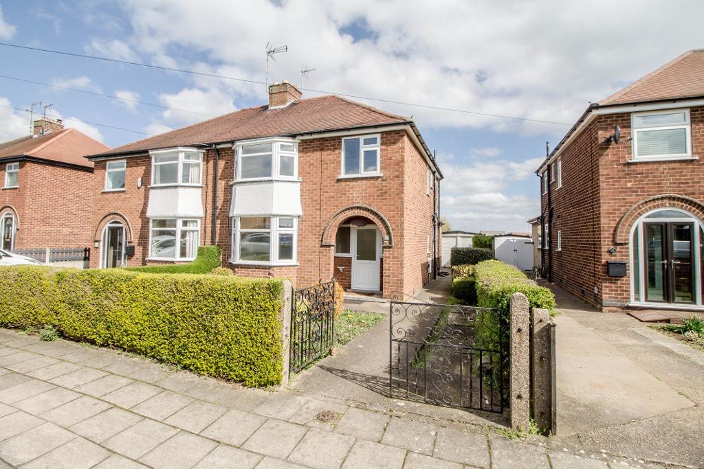 Leabrook Gardens, Hucknall, Nottingham, NG15 8ED